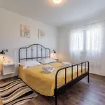 Cozy Apartment In Privlaka With House Sea View