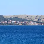 Apartments By The Sea Vir - 19217