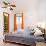 Apartment Thalia