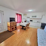 Three Bedroom Apartment Niko