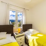 Apartment Karlo - Ploce, Croatia