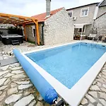 Villa Kiara, Jacuzi, Heating Swiming Pool, Billiard Table