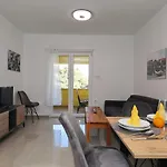 Apartments Oliva