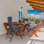 Holiday House Paula