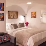 Two Steps, Best Location In Old Town