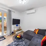 Apartment Karlo - Grad Ploce, Croatia