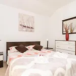 Lovely Apartment In Cibaca With Kitchen