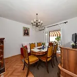 Lana Apartman