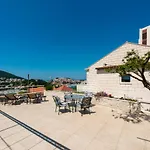 View Port Apartments