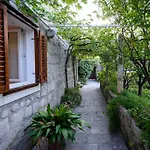 Apartment Ema