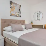 Apartment Kate- New In Center Of Lapad