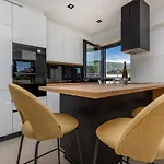Luxury Apartment N&P