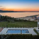 Villa Sunset Bay - Amazing View And Large Heated Pool