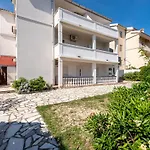 1 Bedroom Pet Friendly Apartment In Pag