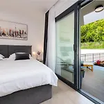 Apartment Mint