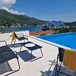 Villa Mardia- Sea View Infinity Pool Built 2023