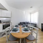 Apartment 23 With Free Private Parking