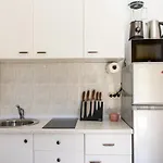 Tessa Apartment With Terrace, Free Wi-Fi/Parking