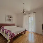 Apartment Lola