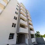 Deluxe Apartment Zara