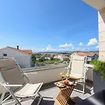 Luxury Apartment N