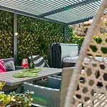 Apartment Aqua Dream - Private Jacuzzi, Wood Bbq , Terrace , Ground Floor