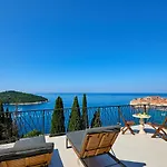 Yellow Seaview Apartment
