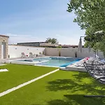Apartment Miruna S Bazenom