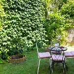 Sunspot Apartment - Beautiful View With Big Garden, Free Parking, Central