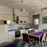 Tinel Apartment