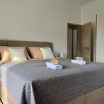 Tinel Apartment