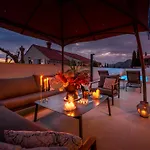 Deluxe Apartment Unique-With Private Heated Pool