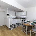 Apartment 23 With Free Private Parking