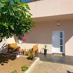 Lovely Apartment M&K In Peaceful Area - Zadar