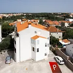 Oblica Olive Apartment