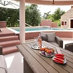 Pool Apartment With Traditional Dalmatian Konoba