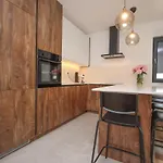 2 Bedroom Sunny Apartment