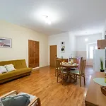 Apartment Two Oranges