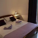 Two Rustikal Apartments In Vila 