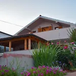 Apartmani Dina 2
