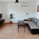 Peruzin Residence