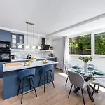 Blue Sky Apartment