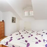 Apartment Larica