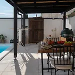 Blacksmith'S House - Rental House With Heated Pool