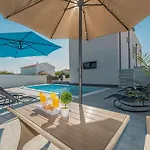 Villa Nika