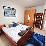 Apartment Nil 1S Near The Beach