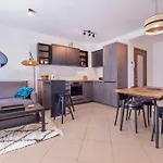 Stylish Two Bedroom Apartment&Garage Parking Place