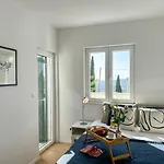 Two Bedroom Boho Chic Apartment At Mlini