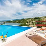 Seaside Apartments With A Swimming Pool Krusevo, Novigrad - 21980