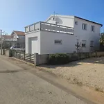 Apartment Zlatoperka